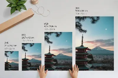 Kunstdruck auf Leinwand mit Pagode im Hintergrund und Bergfarben am Himmel in harmonischer Komposition