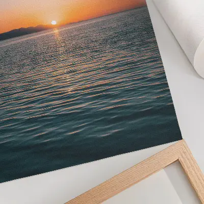 Poster sonnenuntergang über dem Wasser mit harmonischer Landschaft