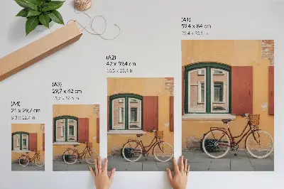 Leinwandkunstdruck Fahrrad vor einer farbenfrohen Retro-Fassade