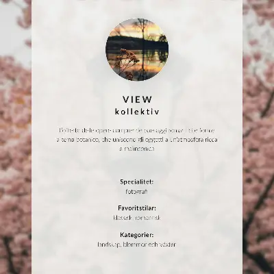 Poster Bunte Mietshäuser mit Spiegelungen im Wasser und der Wärme des Himmels