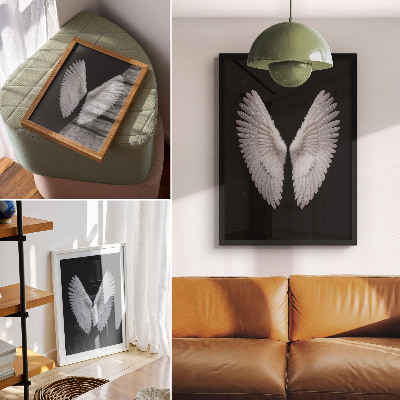 Wandposter Symmetrische weiße Flügel auf schwarzem Hintergrund