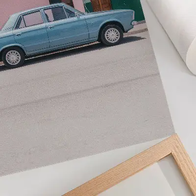 Wandposter klassische Autos vor pastellfarbenen Gebäuden im Retro-Stil
