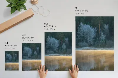 Kunstdruck auf Leinwand ein stiller Wald über der Wasseroberfläche mit mystischer Aura