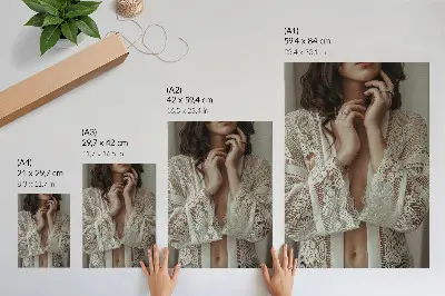 Poster mit einer Darstellung von Spitze, Zartheit, Eleganz und klassischer Weiblichkeit