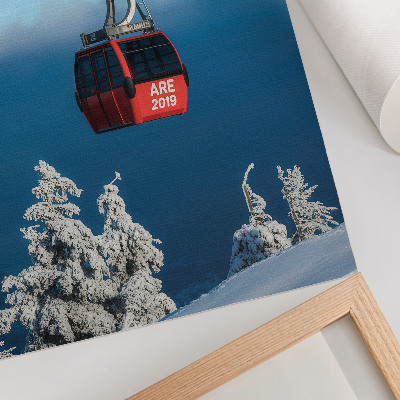 Wandposter Winterlandschaft, rote Gondel, weiße Bäume
