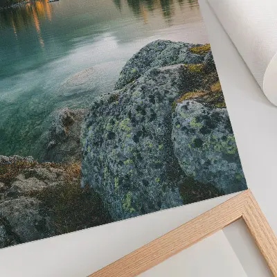Kunstdruck auf Leinwand Berge, See, Insel an einem nebligen Morgen