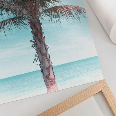 Wandposter palme über dem azurblauen meer unter einem samtigen tropischen himmel