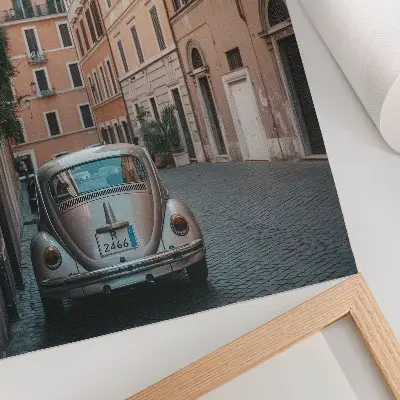 Poster Straße mit einem Auto und klassischer Architektur
