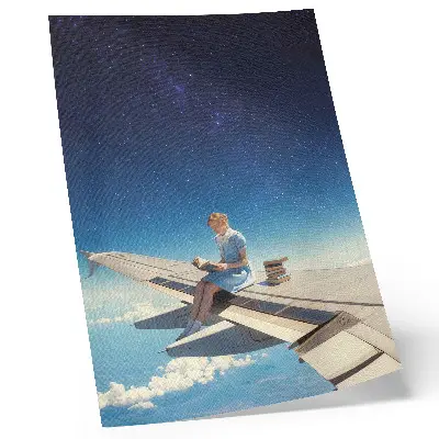 Wandposter Mädchen auf dem Flügel eines Flugzeugs von Universum Bücher