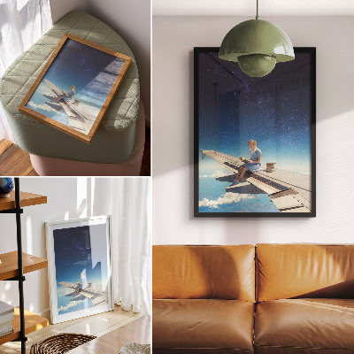 Wandposter Mädchen auf dem Flügel eines Flugzeugs – Universum-Bücher