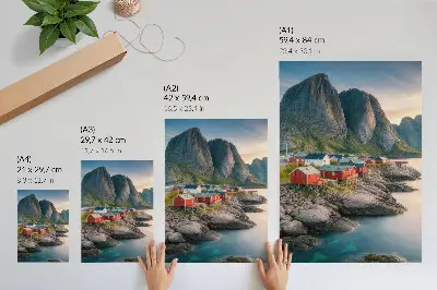 Kunstdruck auf Leinwand charmante Ferienhäuser am ruhigen Meer vor majestätischen Bergen