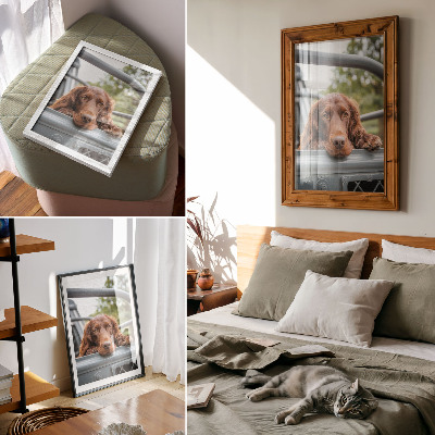 Kunstdruck leinwand Brauner Hund neben dem Fahrzeug, grüne Bäume