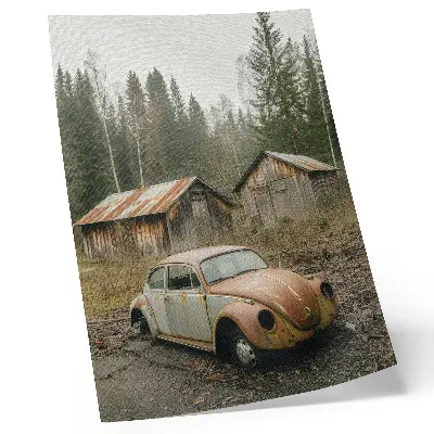 Wandposter rostiges Auto vor einem Holzschuppen im grünen Wald
