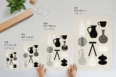 Poster mit schwarzen und weißen geometrischen Mustern auf beigem Hintergrund