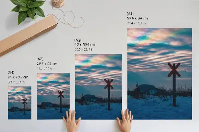 Kunstdruck auf Leinwand atmosphärische Winterlandschaft mit bunten Wolken und einsamem Schild
