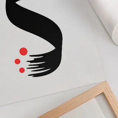 Wandposter mit schwarzem Formmotiv, rotem Kreis auf hellem Hintergrund