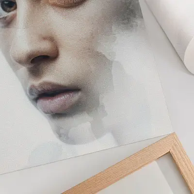 Kunstdruck auf Leinwand ein zartes Gesicht mit geheimnisvoller Atmosphäre