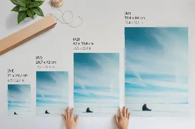 Poster blauer Himmel über der verschneiten Einöde mit Stille und Weite