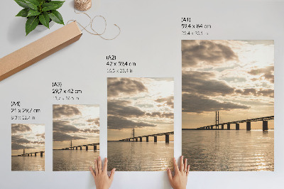 Kunstdruck leinwand Eine Brücke über das Wasser im Licht der untergehenden Sonne