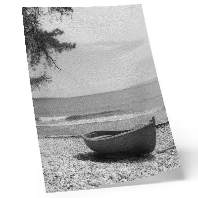 Poster mit Motiv von einem Boot am Strand mit Wellen und harmonischem Himmel für ein friedliches Ambiente