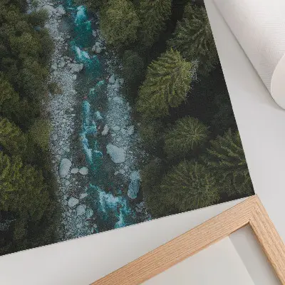 Wandposter grüner Wald mit Fluss in natürlicher Harmonie