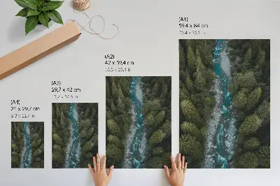 Wandposter grüner Wald mit Fluss in natürlicher Harmonie