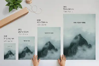 Poster monochromatische Bergatmosphäre mit mystischem Flair und friedlicher Ausstrahlung