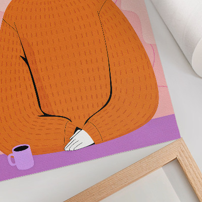Wandposter Grafik einer Figur in einem orangefarbenen Pullover vor rosa Hintergrund