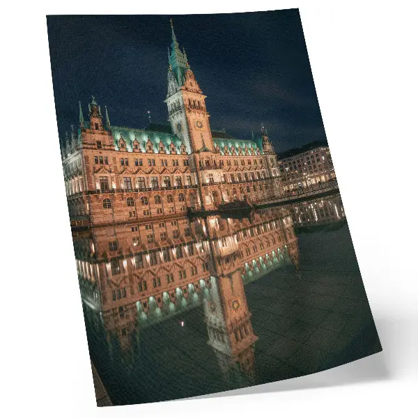Poster Klassische Architektur reflektiert im Abendlicht