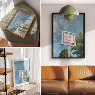 Wandposter Eine weiße Tafel vor blauem Himmel