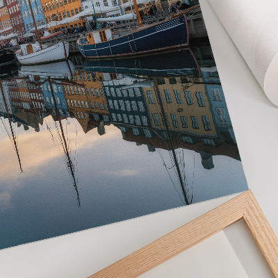 Kunstdruck leinwand Bunte Gebäude spiegeln sich reizvoll im Wasser