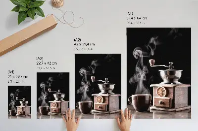 Poster mit atmosphärischen und klassischen Motiven in dunkler Farbpalette