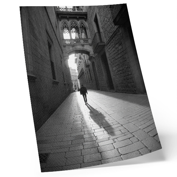 Wandposter Schwarz-Weiß-Fotografie einer Straße mit Architektur