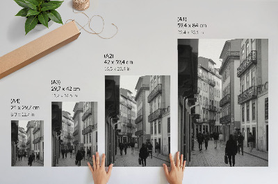 Kunstdruck leinwand Straßenarchitektur in Schwarz-Weiß, Menschen