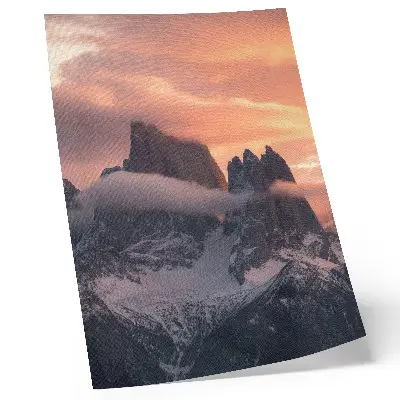 Kunstdruck auf Leinwand Sonnenuntergang in den Bergen mit Nebel, Harmonie und Geheimnis