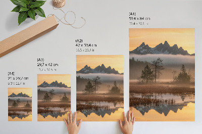 Wandposter Berge, Bäume, Nebel, ruhiges Wasser, Spiegelung
