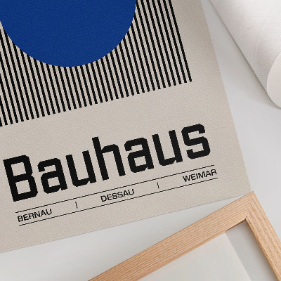 Poster Ein großer blauer Kreis auf schwarzen und weißen Linien