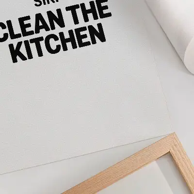 Poster mit minimalistischer Inschrift und kontrastierendem Motiv