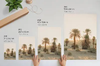 Leinwand-Kunstdruck mit Palmen, Sonne und sanften Dünen in warmen Farben