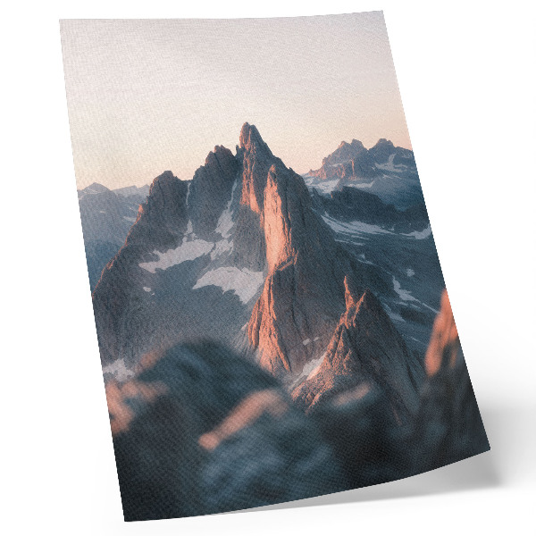 Wandposter Berge im Licht des Sonnenuntergangs, in Pastelltönen