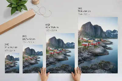 Poster mit Motiven von Ferienhäusern am Meer, Bergen und Naturlandschaften
