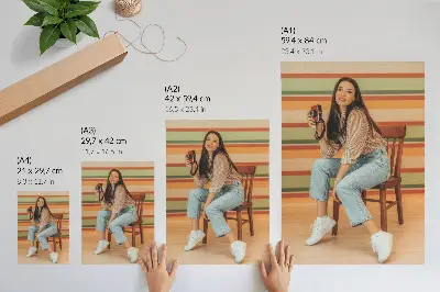Poster mit retro-inspirierten positiven Vibes und horizontalen Streifen