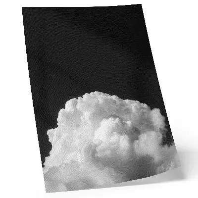 Poster mit Wolken auf schwarzem Hintergrund ohne unnötige Details