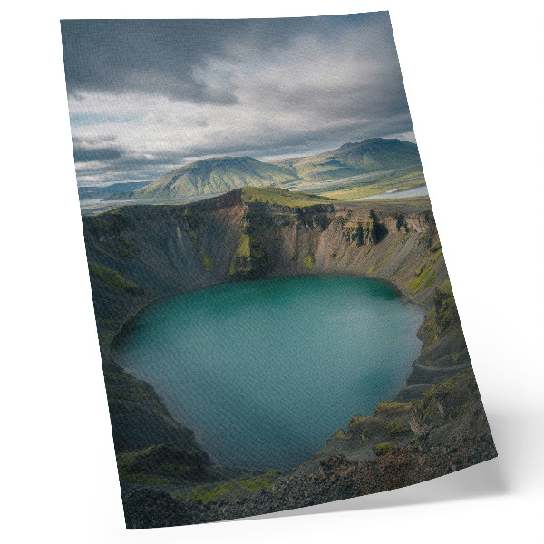 Poster Türkisfarbener See, Berge, wunderschöne Wolken