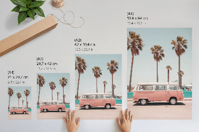 Poster Rosa Auto, blauer Himmel, hohe Palmen