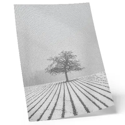 Poster Baum im Schnee als minimalistische Winterlandschaft