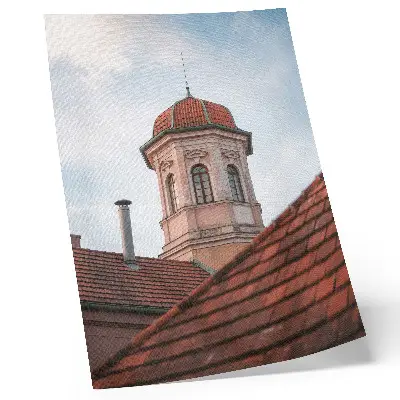 Poster rustikaler Turm mit Ziegeldach unter blauem Himmel