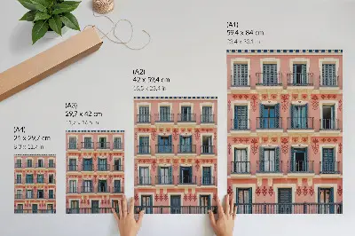 Poster mit symmetrischer Fassade, marineblauen Fensterläden und floralen Verzierungen