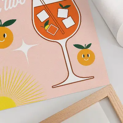Kunstdruck auf Leinwand mit orange-gelbem lächelndem Frucht-Schriftzug