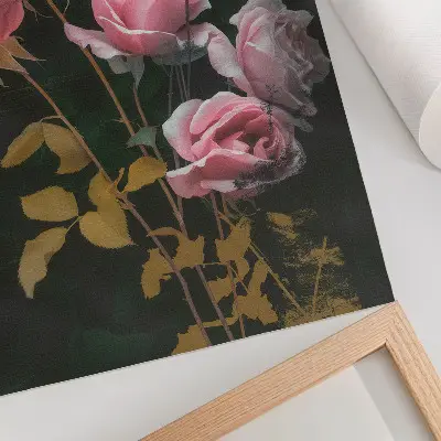 Kunstdruck auf Leinwand mit rosa Rosen, grünen Blättern und goldenen Akzenten für ein elegantes Ambiente